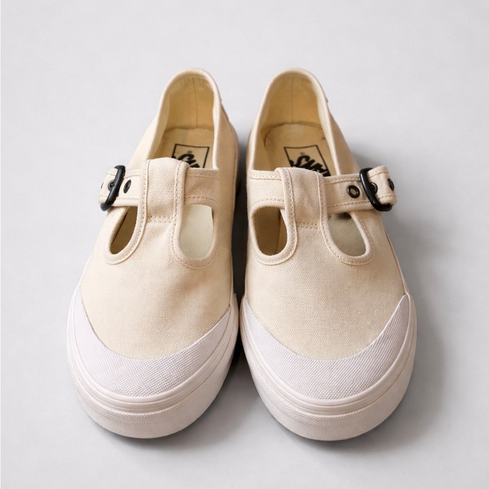 Vans Mary Jane Women’s Beige Canvas Low Top Lugged Sole Buckle Shoes SZ 7.5 NWOB